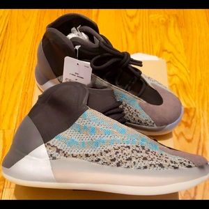 Yeezy Adidas YZY Lifestyle in Qntm